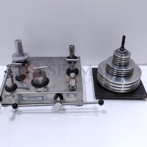 Yantrika Pneumatic Dead Weight Tester