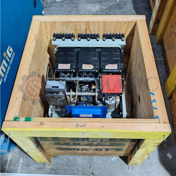 GE AKR-4A-30 Low Voltage Power Circuit Breaker 800A 3Pole, Electrically Operated Drawout 125vdc