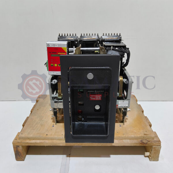 General Electric AKR-6D-30 Low Voltage Power Circuit Breaker 800A 3Pole