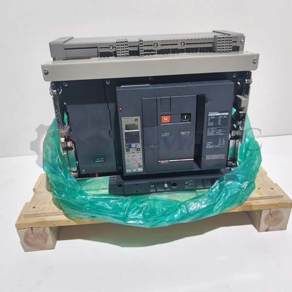 New Schneider Electric NW16H2 Air Circuit Breaker 1600A 4P, Drawout Type (48281)