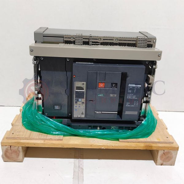 New Schneider Electric NW40H1 Air Circuit Breaker 4000A 4P, Drawout Type (48327)
