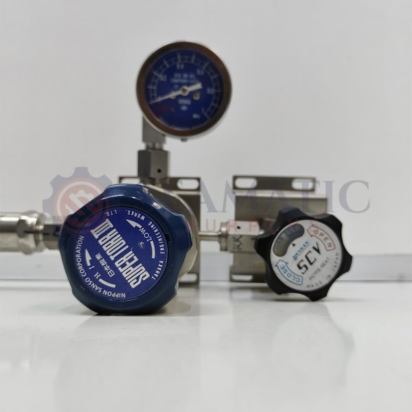 Tanaka Super torr III 30-E-3M-10 Regulator SCV 316L Valve Manifold Assy